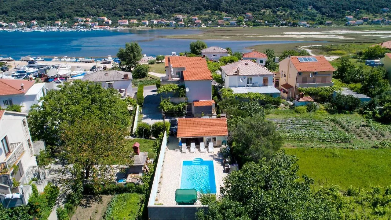 Family Friendly Apartments With A Swimming Pool Supetarska Draga - Donja, Rab - 2019